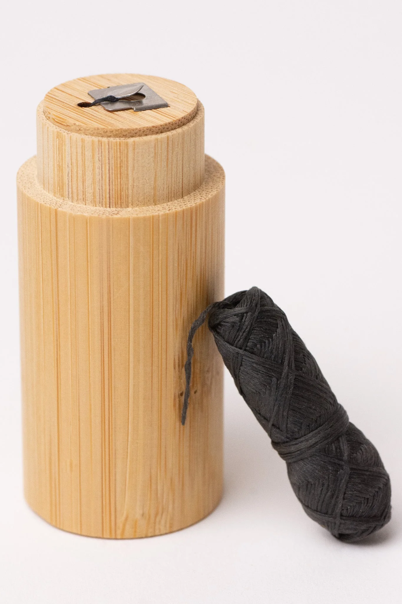World-Class Charcoal Floss – Bamboo Holder – No Tox Life® Practical