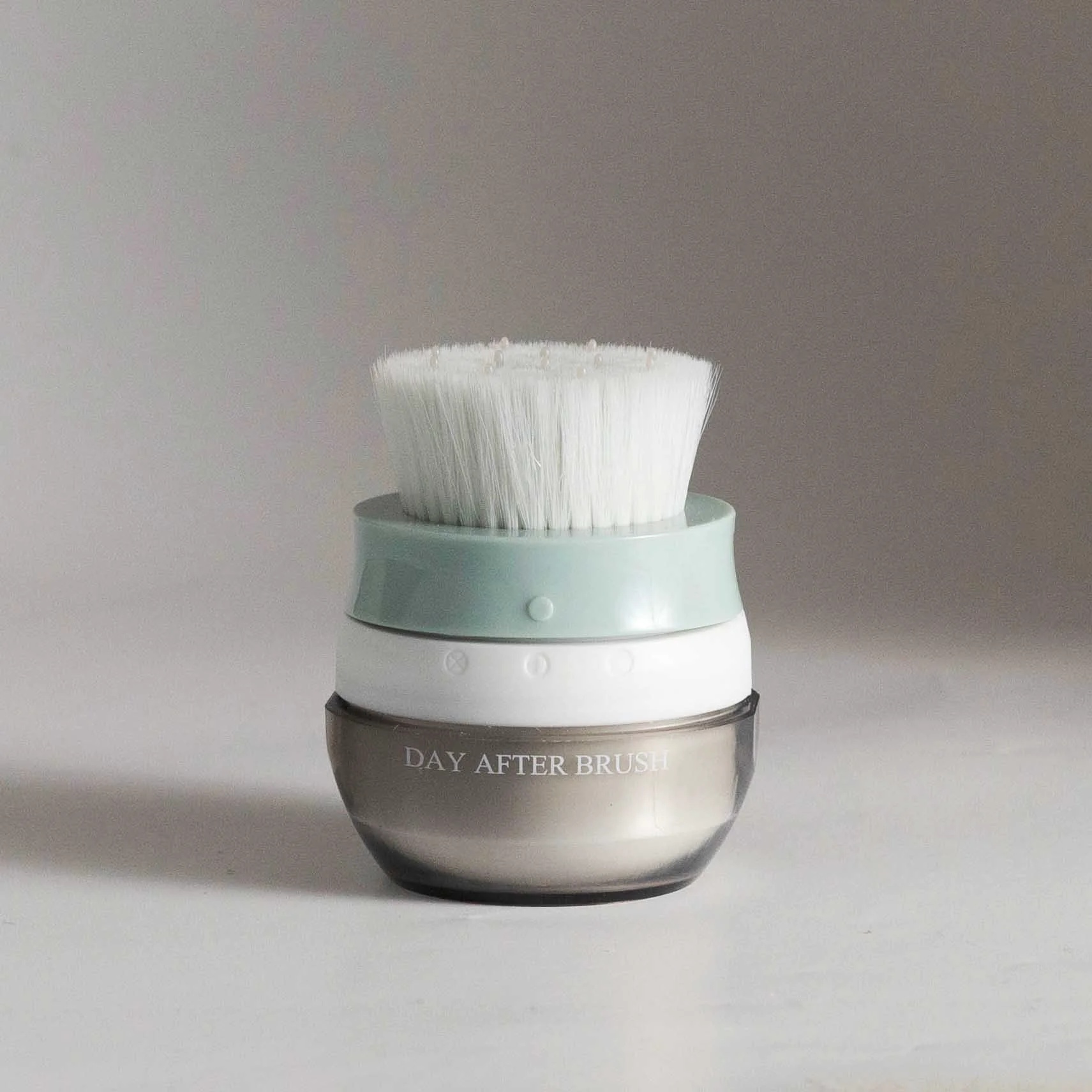 Carefully Designed Day After™ Brush High-End