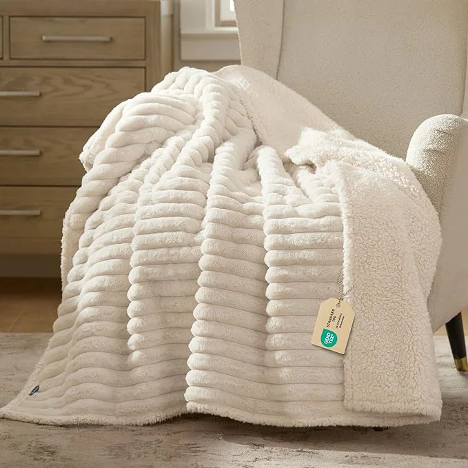 Flexible Bedsure ComfyFleece™ Waterproof Dog Blankets Elegant