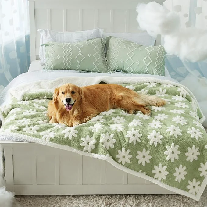 Stylish LE SURE Waterproof Dog Blanket for Large Dogs Certified