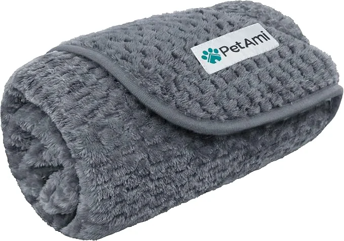 Green PetAmi Waterproof Dog Blanket Leakproof Puppy Blanket Minimalist