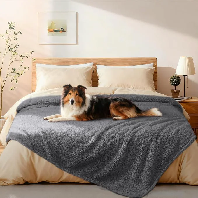 World-Class Luciphia Waterproof Pet Blanket Excellent