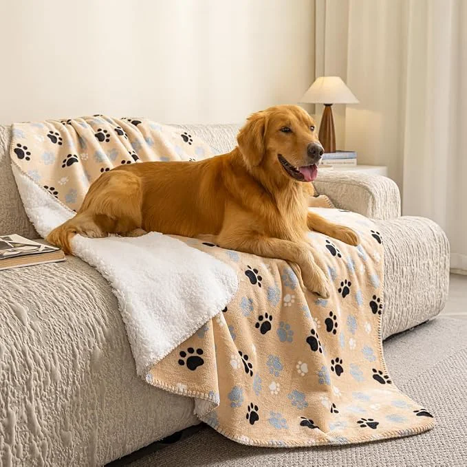 Easy-to-Use Dog Blankets Waterproof Pet Blanket Paw Printing Super Soft Warm Fluffy Refined