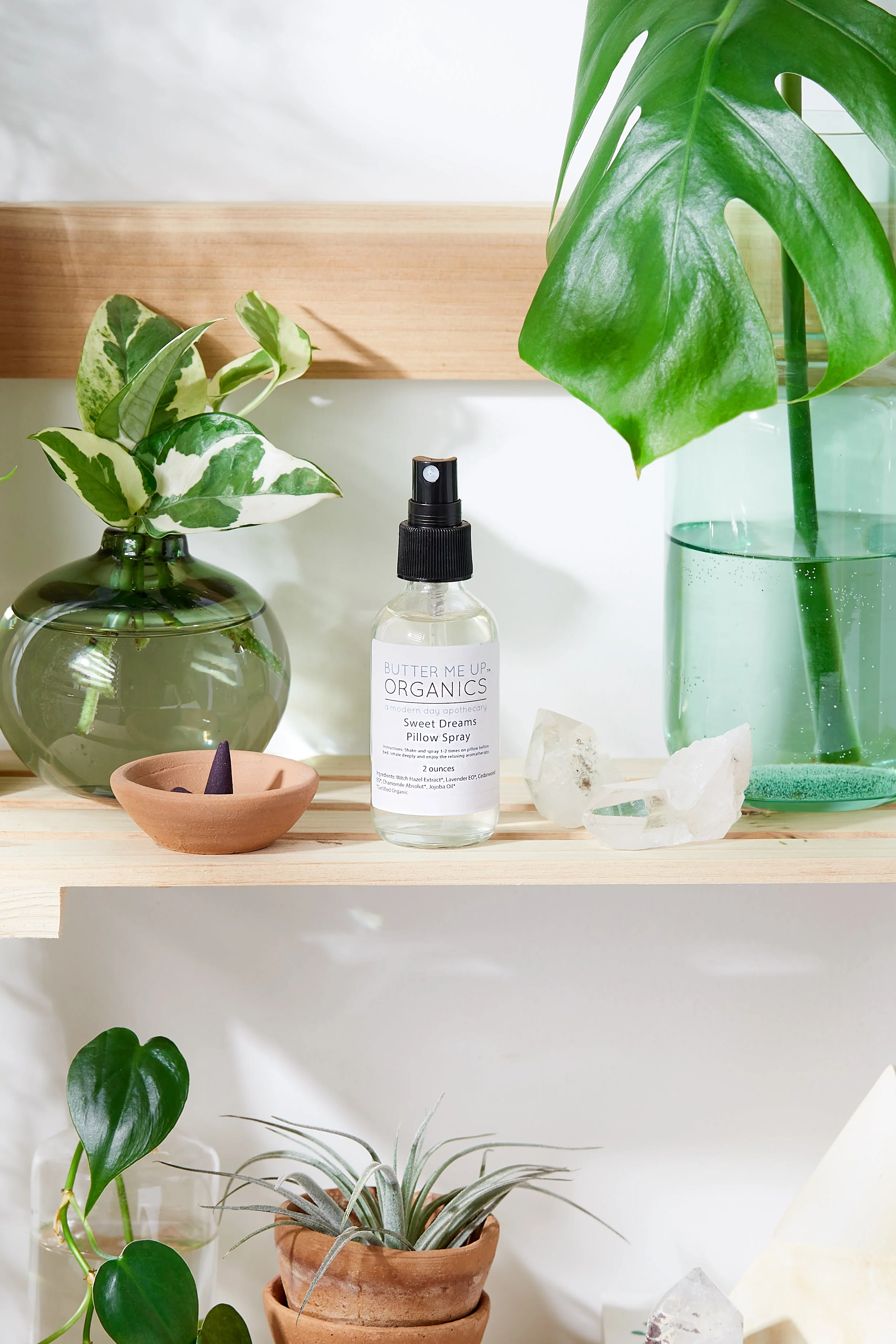 Original Design Brume d’oreiller biologique Aromathérapie Huiles essentielles relaxantes Sommeil doux Butter Me Up Organics World-Class