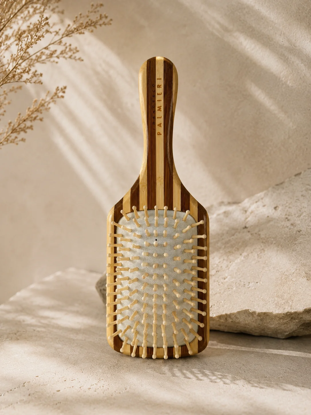 Detailed Brosse à cheveux en bambou Artisan