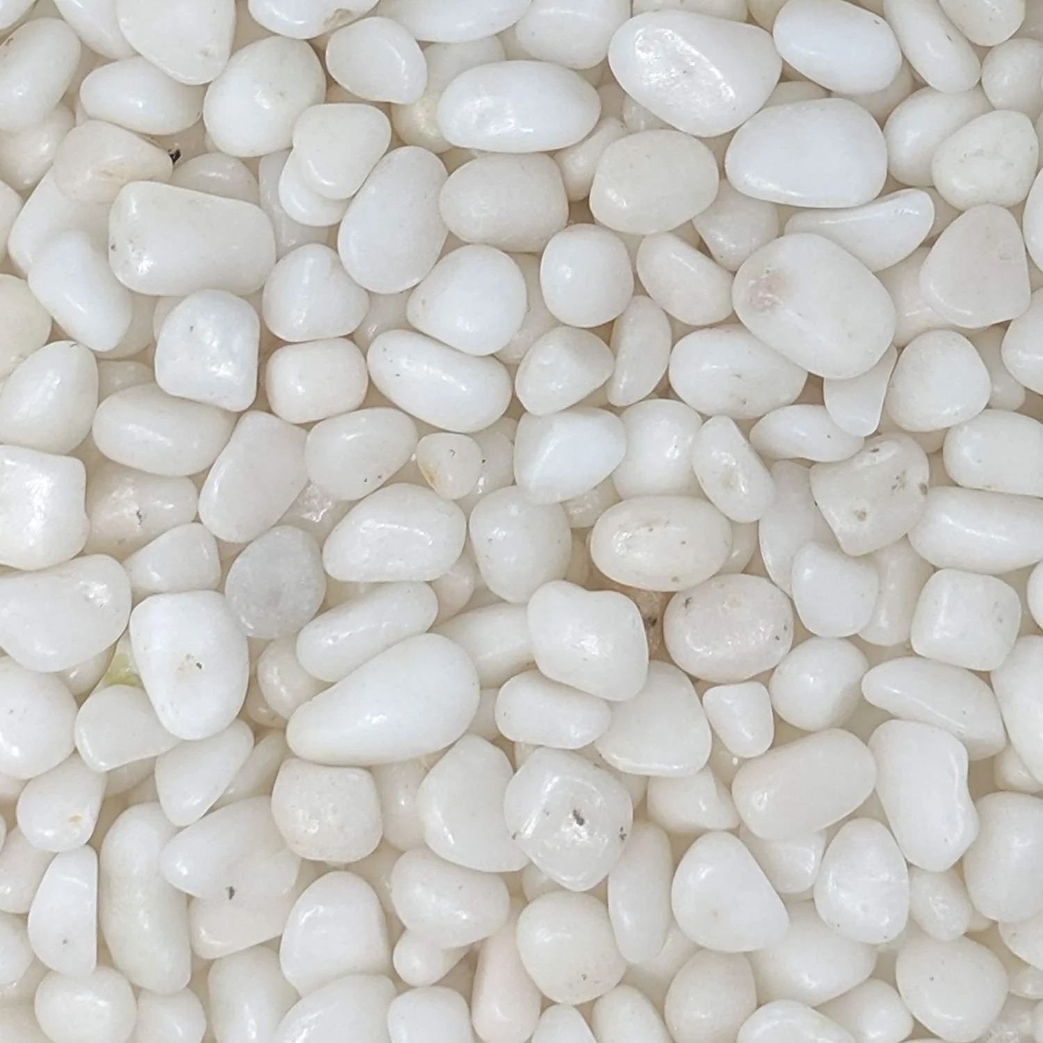 Clean Midwest Hearth Decorative Polished White Pebbles 3 8-inch Gravel Size – 10-lb Bag Minimalist