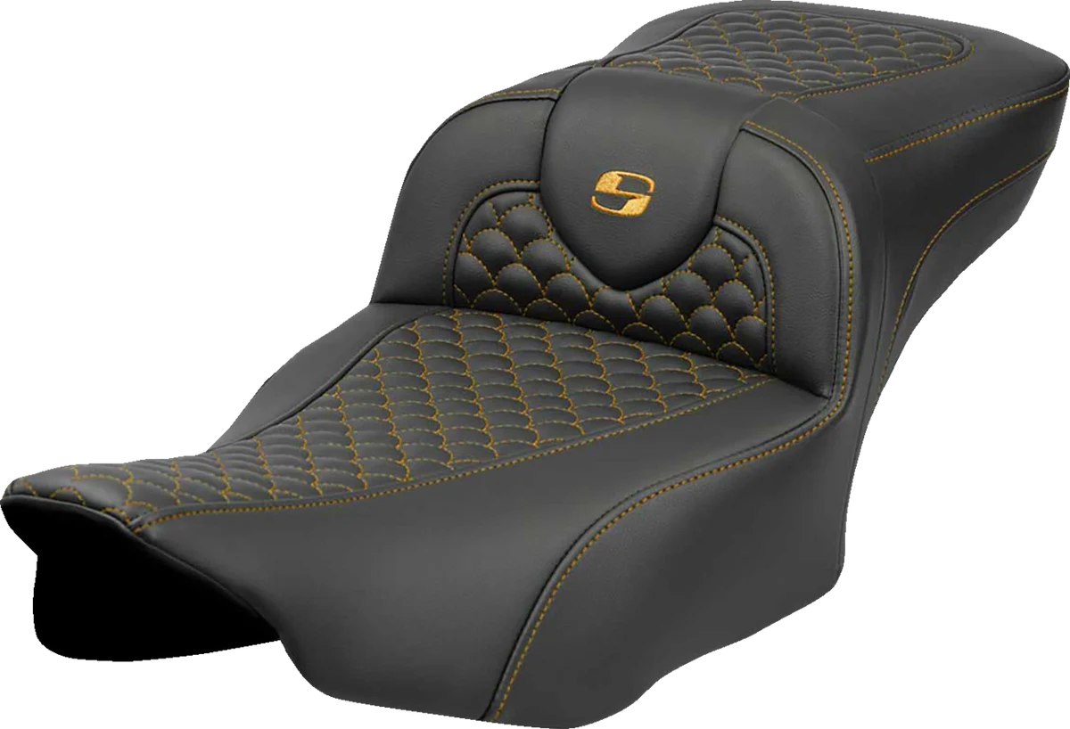 High-Quality SADDLEMEN Roadsofa Extended Reach Seat – Dragon Scale Stitch – Gold Stitch – w o Backrest – FLTR FLHX ’23-’24 823-07-20907 Relaxed