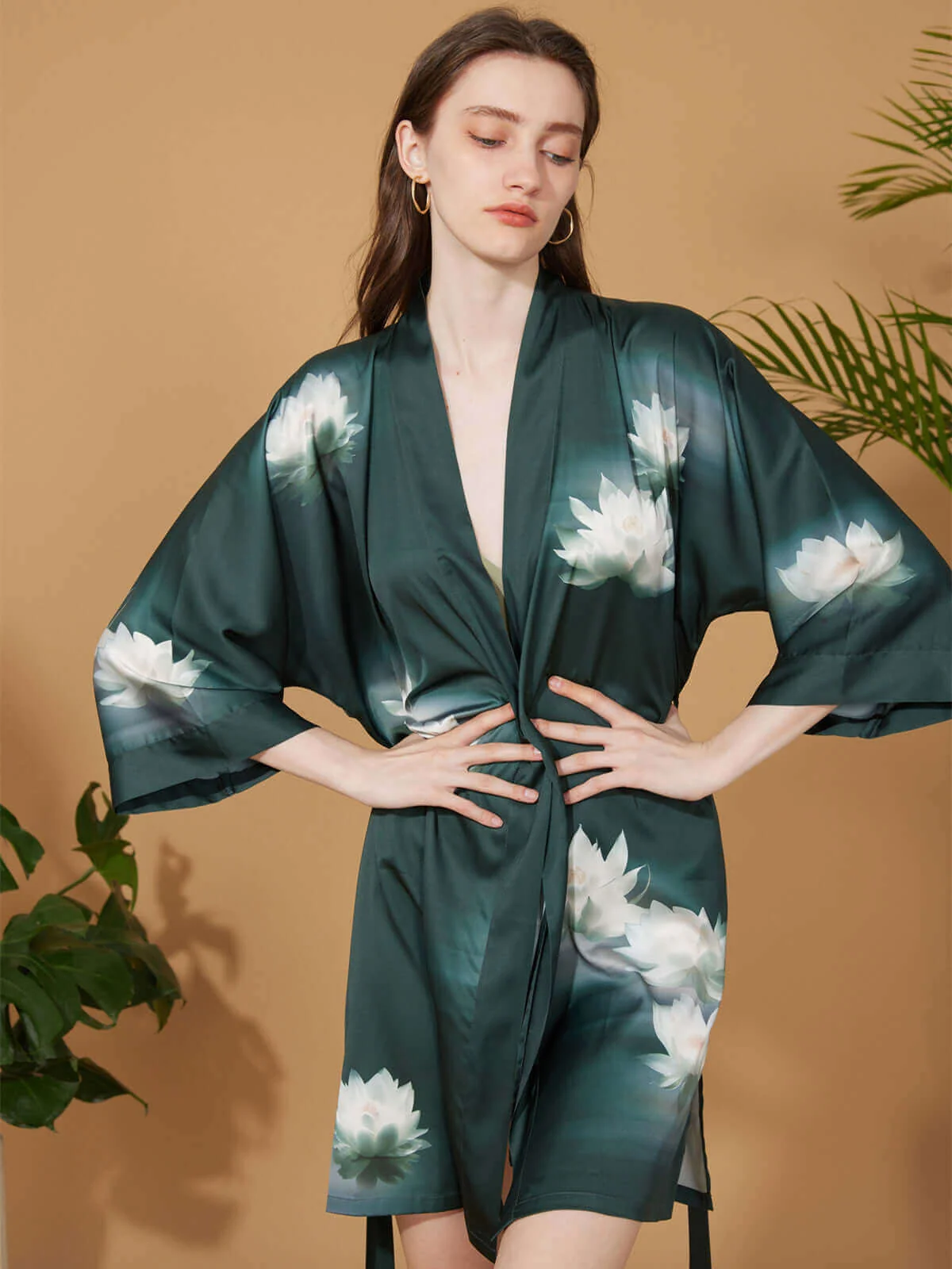Practical Short Kimono Robe White Lotus High-Performance
