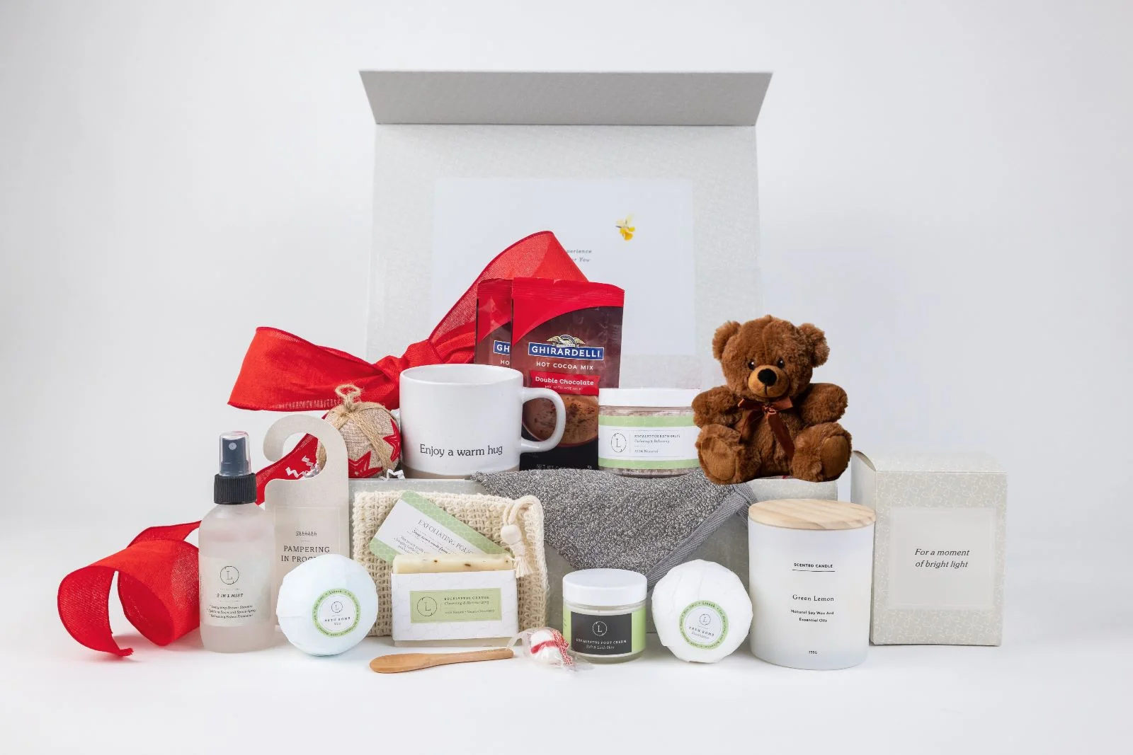 First-Class Sending Mom a Big Hug – Luxury Natural Spa Gift Box World-Class